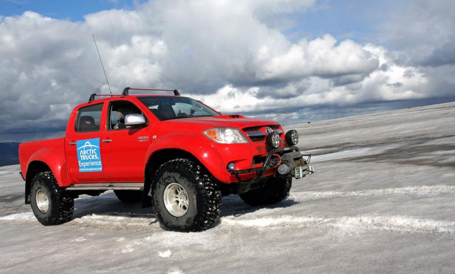  Toyota Hilux Invincible Double Cab Arctic Trucks 2010 года  (фото 2 из 5)